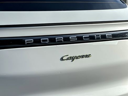 Used 2022 Porsche Cayenne E-Hybrid image 27