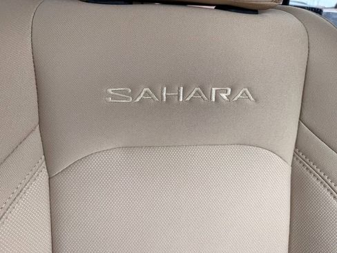 Used 2018 Jeep Wrangler Unlimited Sahara AWD/4WD image 22