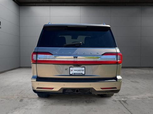 Used 2018 Lincoln Navigator L Select w/ Technology Package AWD/4WD image 4