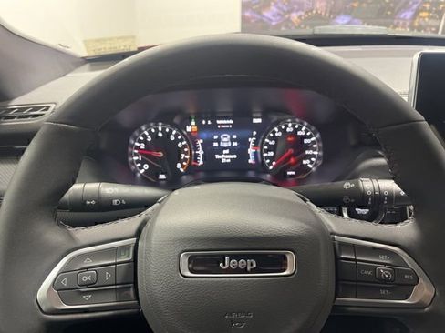 New 2026 Jeep Compass Latitude image 11