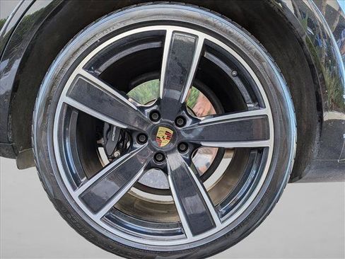 Used 2022 Porsche Cayenne Turbo AWD/4WD image 21