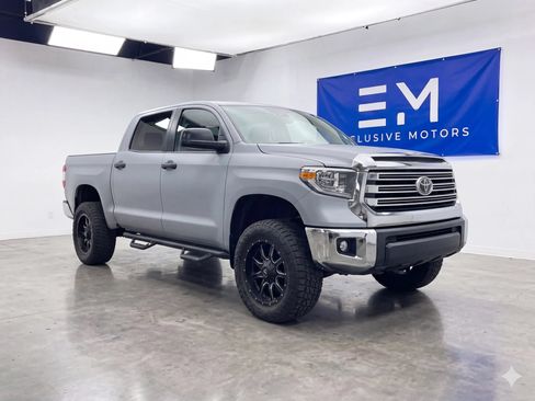 Used 2020 Toyota Tundra Limited w/ Limited Premium Package AWD/4WD image 1