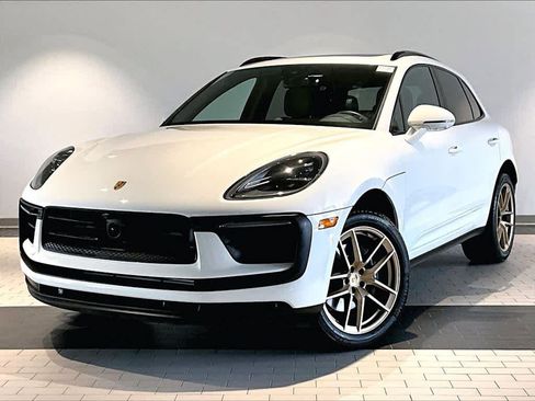 Used 2026 Porsche Macan AWD/4WD image 1