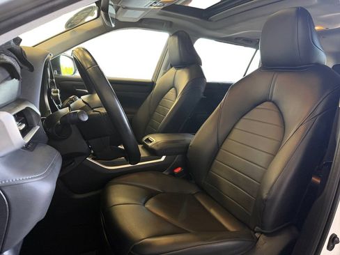 Used 2023 Toyota Highlander XLE FWD image 23