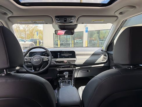New 2026 Kia Seltos EX image 22