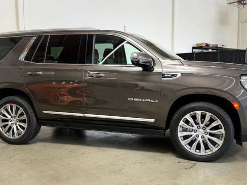 Used 2021 GMC Yukon Denali w/ Denali Premium Package AWD/4WD image 5