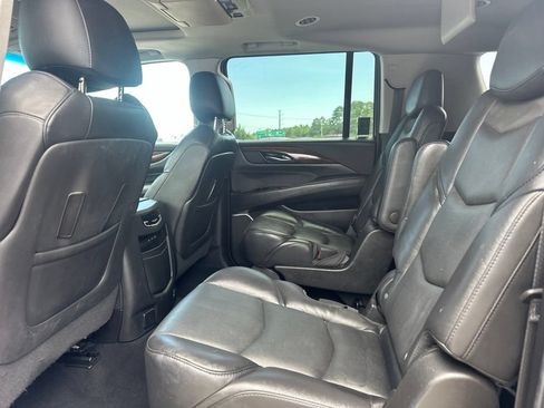 Used 2020 Cadillac Escalade ESV Premium Luxury AWD/4WD image 12