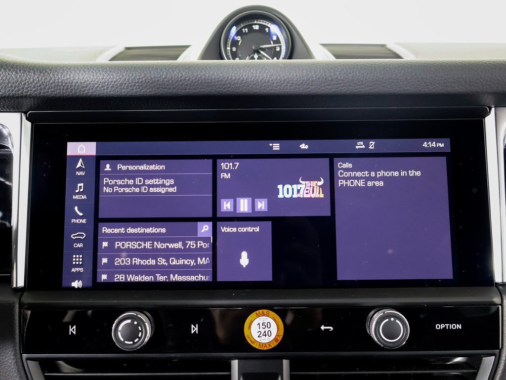 Used 2025 Porsche Macan AWD/4WD image 17