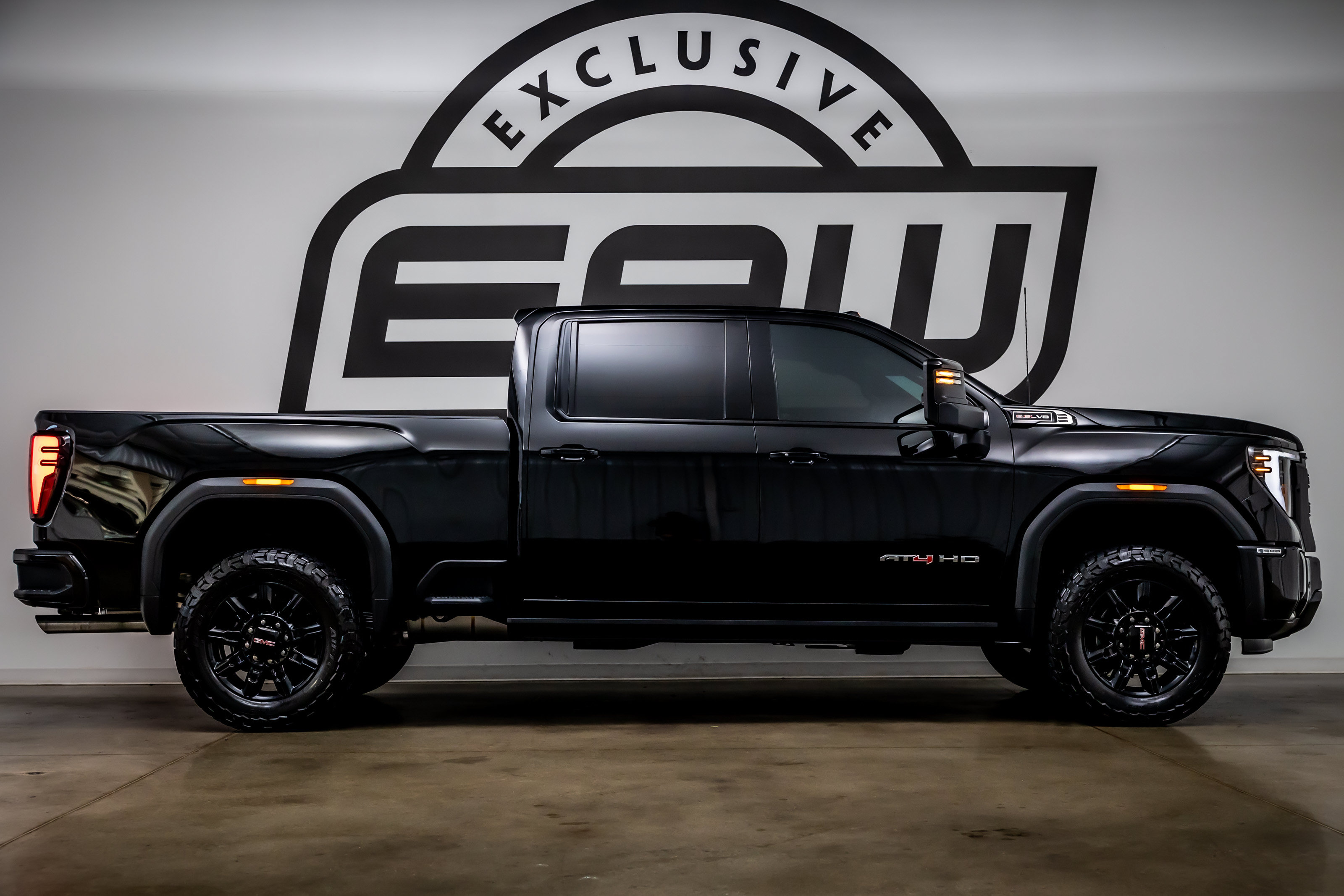 Used 2026 GMC Sierra 2500 AT4 w/ AT4 Premium Plus Package AWD/4WD image 9