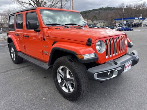 Used 2019 Jeep Wrangler Unlimited Sahara w/ Dual Top Group AWD/4WD image 7