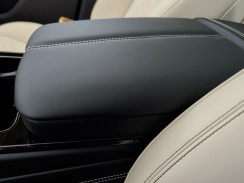 New 2026 Bentley Flying Spur Plug-In Hybrid AWD/4WD image 35