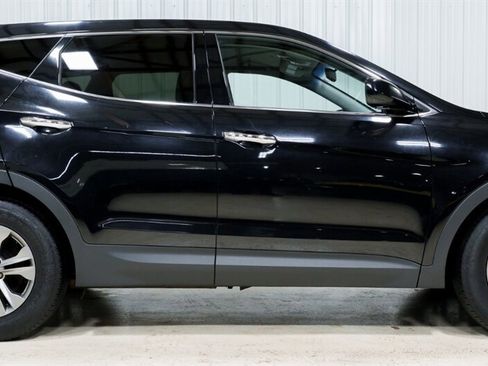Used 2016 Hyundai Santa Fe Sport image 9