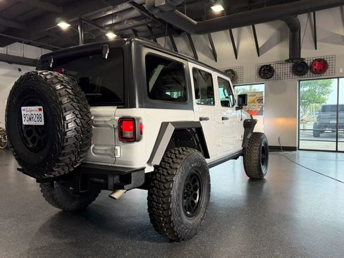 Used 2020 Jeep Wrangler Unlimited Sport S image 30