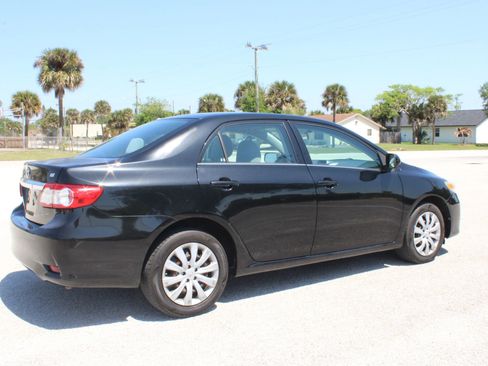 Used 2013 Toyota Corolla LE image 10