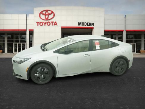 New 2026 Toyota Prius LE image 7
