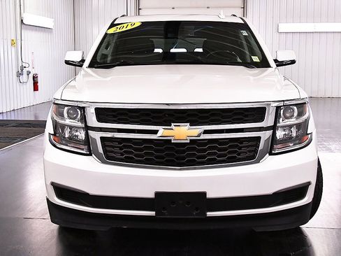 Used 2019 Chevrolet Tahoe LT image 2
