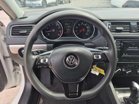 Used 2018 Volkswagen Jetta S w/ Cold Weather Package FWD image 17
