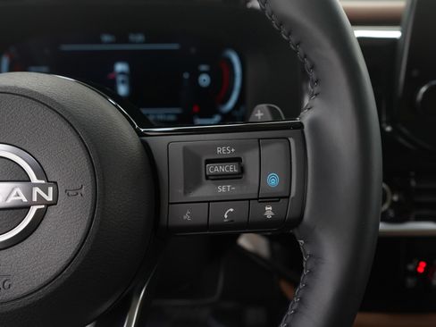 Used 2024 Nissan Pathfinder Platinum w/ Cargo Package image 25