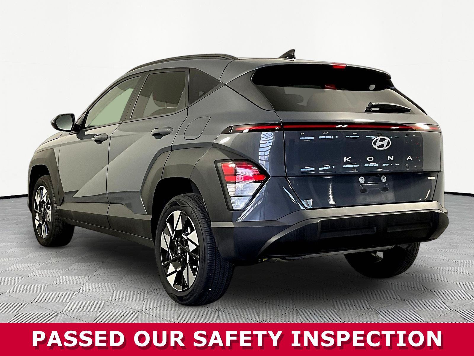 Used 2025 Hyundai Kona SEL AWD/4WD image 4
