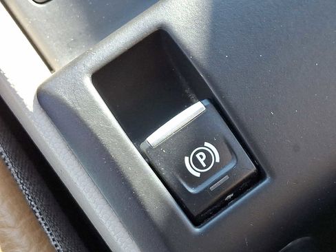 Used 2015 BMW i3 w/ Range Extender image 26