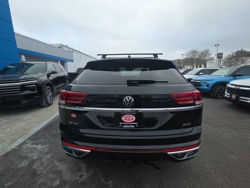 Used 2021 Volkswagen Atlas Cross Sport SE w/ Panoramic Sunroof Package image 5