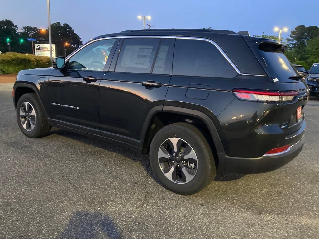 New 2024 Jeep Grand Cherokee Limited 4xe w/ Luxury Tech Group II AWD/4WD image 3