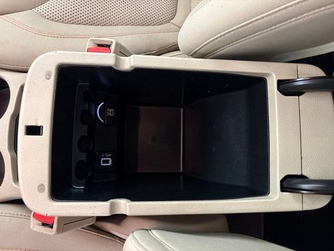 Used 2020 Jeep Cherokee Latitude w/ Advanced Safety Group FWD image 29