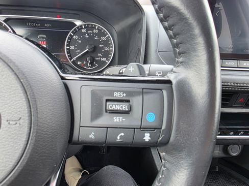 Used 2023 Nissan Rogue SV w/ SV Premium B Package image 16