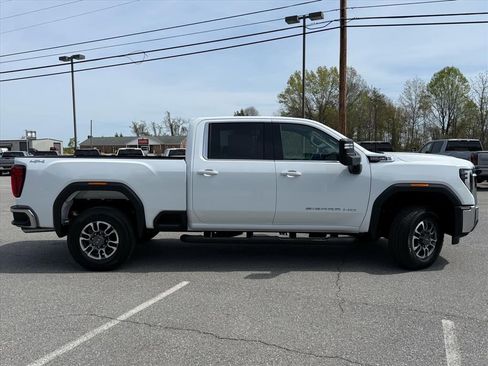 New 2026 GMC Sierra 2500 SLE image 3