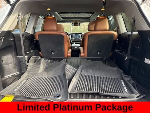 Used 2019 Toyota Highlander AWD Hybrid image 23