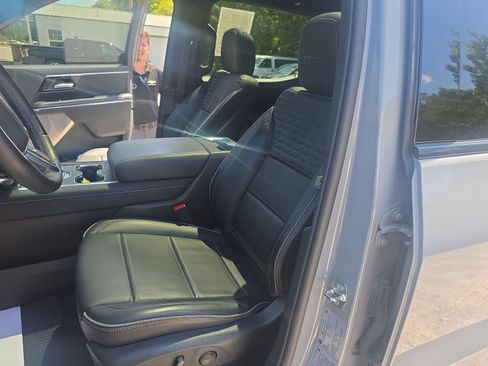 Used 2024 GMC Sierra EV Denali AWD/4WD image 14