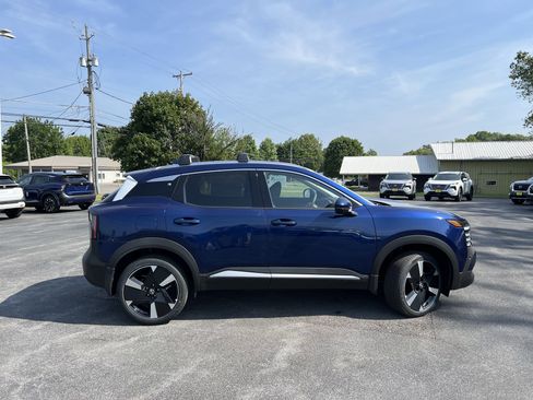 New 2025 Nissan Kicks SR image 10