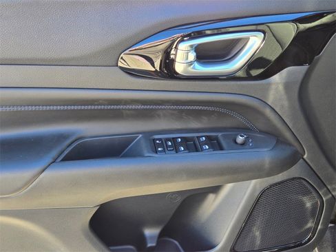 New 2026 Jeep Compass Latitude image 10