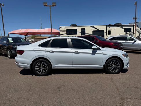 Used 2019 Volkswagen Jetta SEL FWD image 4