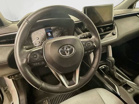 Used 2024 Toyota Corolla Cross AWD Hybrid w/ Moonroof Package image 12