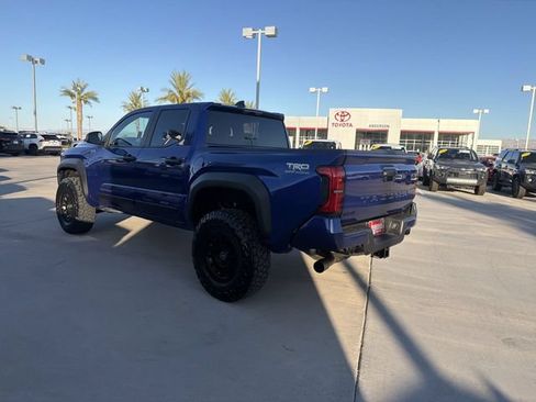 Used 2025 Toyota Tacoma TRD Off-Road AWD/4WD image 7