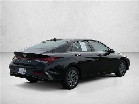 Certified 2024 Hyundai Elantra SEL FWD image 5