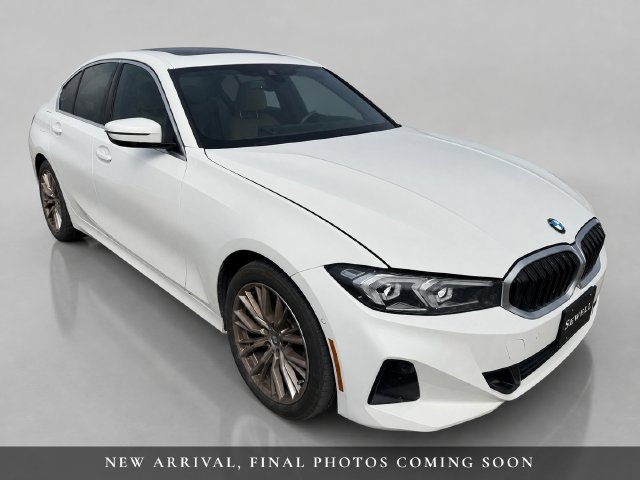 Used 2024 BMW 330i Sedan w/ Convenience Package RWD image 3