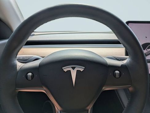 Used 2021 Tesla Model Y Long Range AWD/4WD image 27
