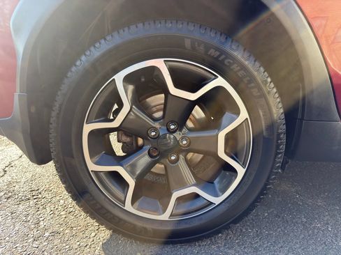 Used 2015 Subaru Crosstrek 2.0i Limited AWD/4WD image 10