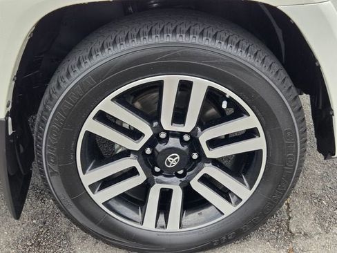 Used 2023 Toyota 4Runner Limited AWD/4WD image 18