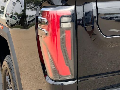 Used 2025 GMC Sierra 2500 AT4 AWD/4WD image 29