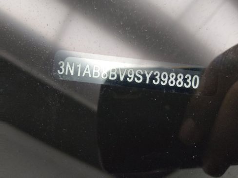 Used 2025 Nissan Sentra S FWD image 33