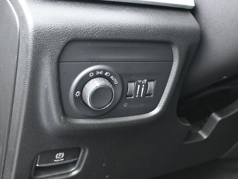 New 2025 Jeep Grand Cherokee Altitude RWD image 15