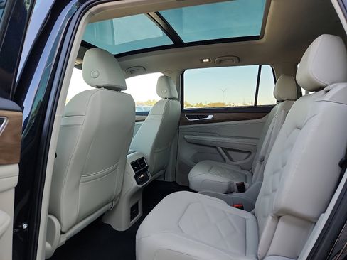 New 2026 Volkswagen Atlas SE image 12