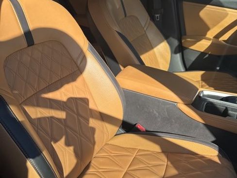 Used 2023 Nissan Sentra SV w/ SV Premium Package image 5