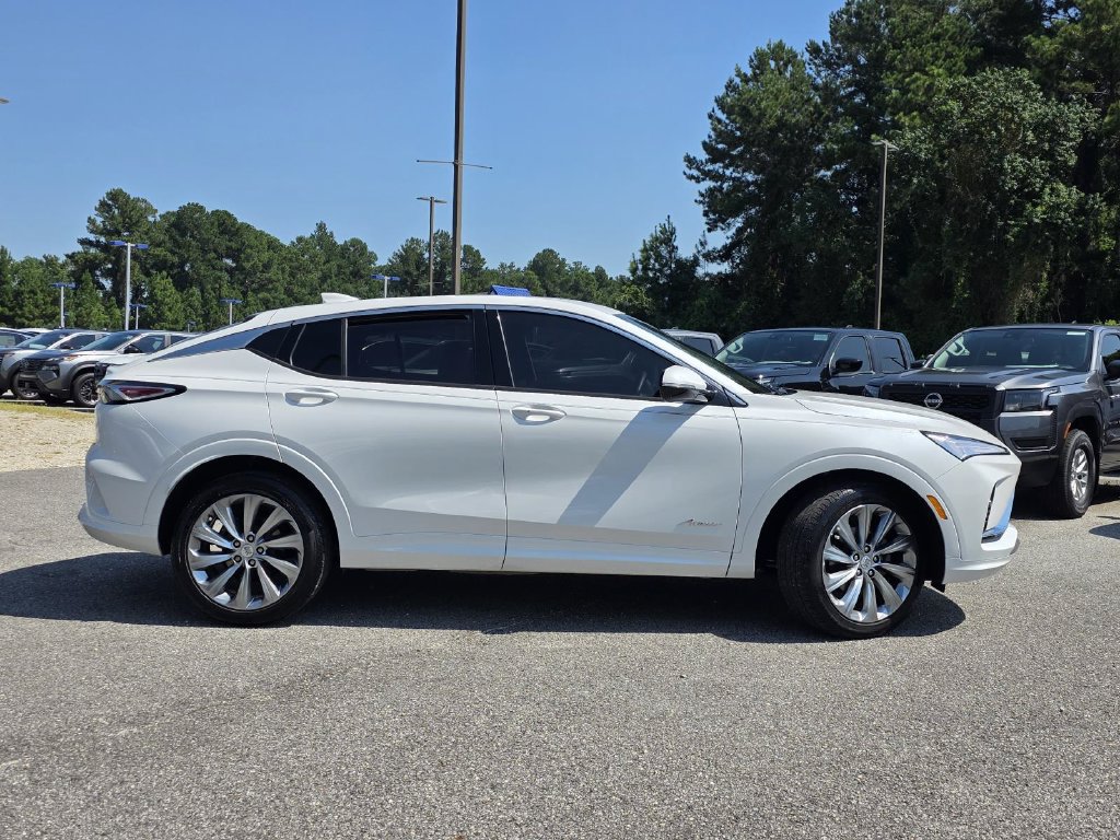 Used 2025 Buick Envista Avenir FWD image 32