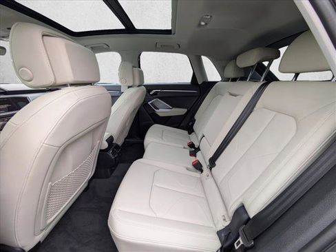 Used 2025 Audi Q3 2.0T Premium Plus w/ Premium Plus Package AWD/4WD image 18