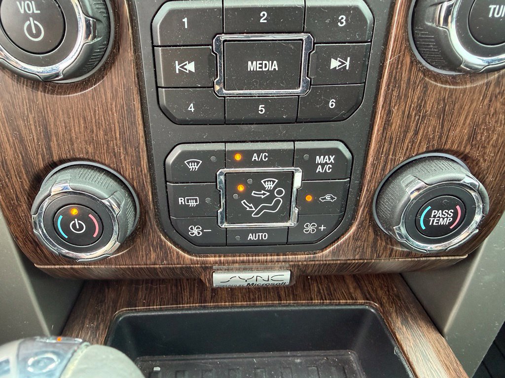 Used 2014 Ford F150 Lariat w/ Equipment Group 502A Luxury AWD/4WD image 11
