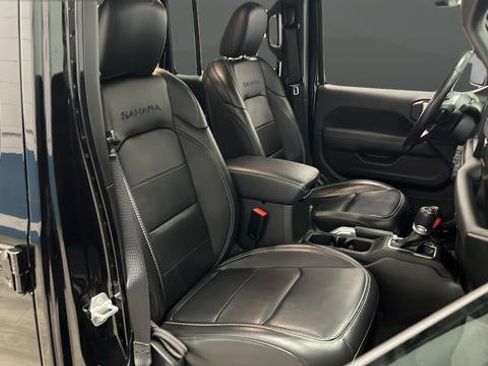 Used 2022 Jeep Wrangler Unlimited Sahara AWD/4WD image 24
